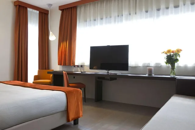 Junior Suite, Rmh Modena Des Arts 4/9