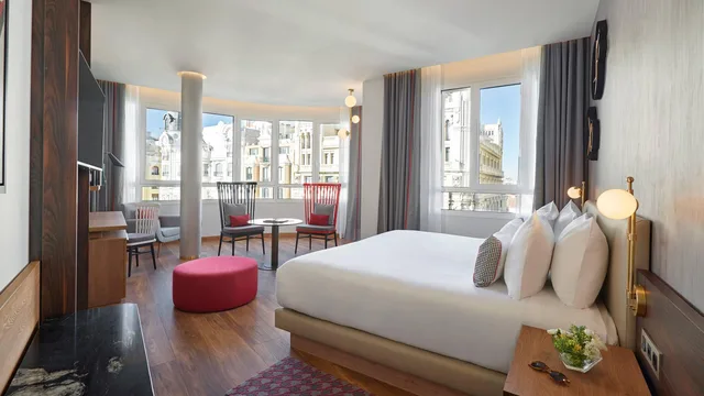 جناح جونيور، Hyatt Centric Gran Via Madrid 3/5