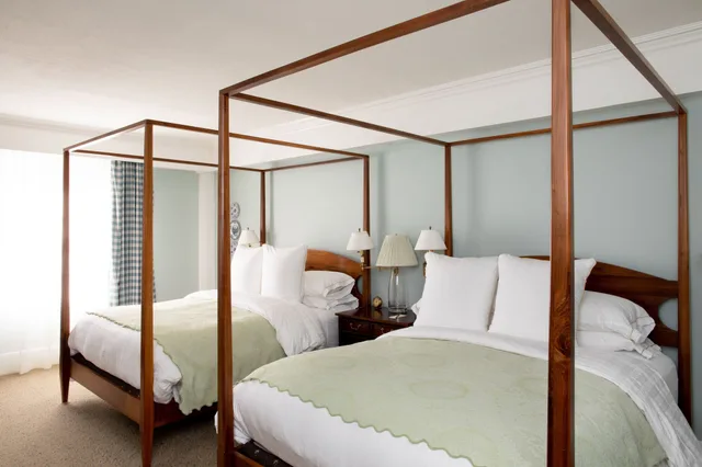 Legacy, Suite, 2 Queen Beds, Sofa, Main Building، Woodstock Inn and Resort 1/4