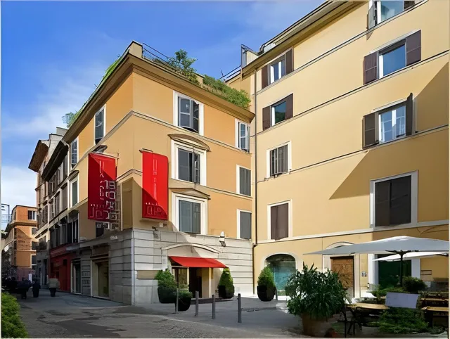 جناح كلوب جونيور بسرير مزدوج مع سرير إضافي في الملحق، Duca D Alba Hotel 1/1