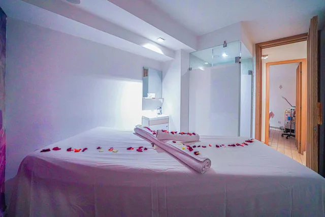 Executive, Suite, King Bed, Oum Palace 1/5