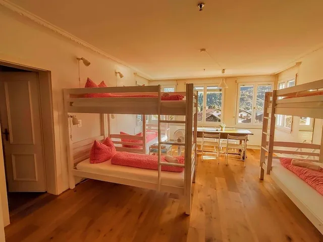 غرفة قياسية بإطلالة على الجبل بغرفة نوم واحدة، Adventure Hostel Interlaken 1/1