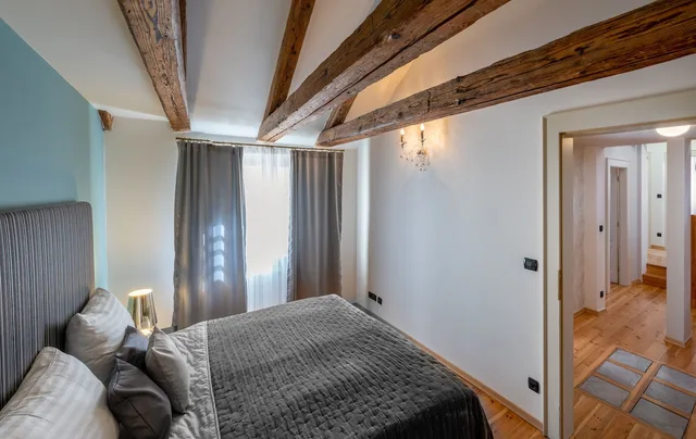 شقة بسريرين كينج بشرفة بغرفتي نوم مع أريكة، Chateau 9 Apartments by Adrez Living 3/5