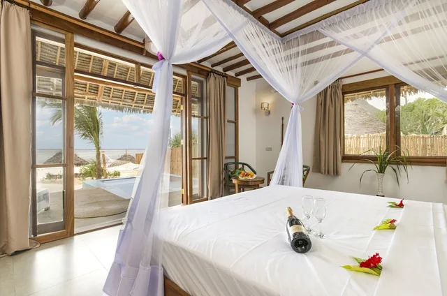 Bungalow, King Bed, Beach Front, Plunge Pool، Zanzibar Queen Hotel 1/6