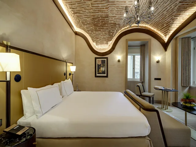 غرفة بسرير كينج، The Galata Hotel Istanbul - MGallery Collection 2/7