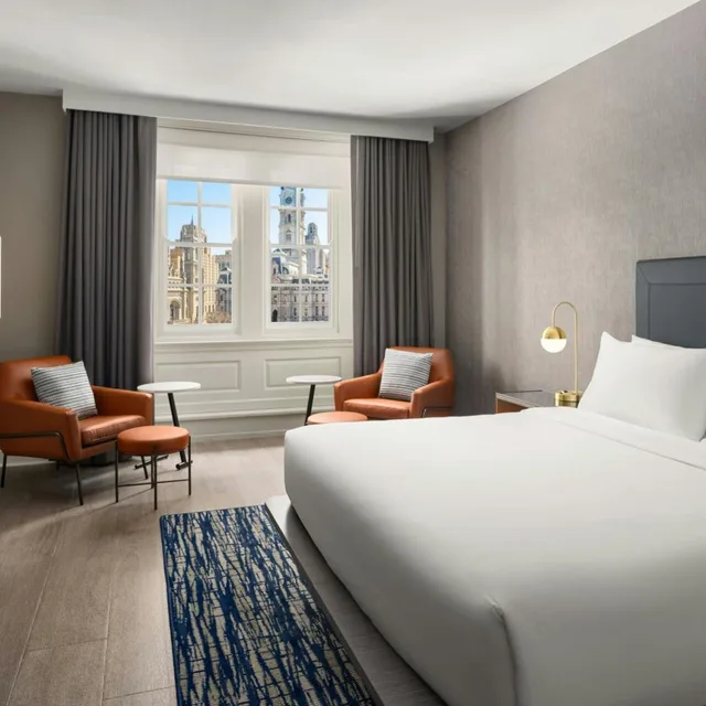 1 Bedroom, Suite, King Bed, Atrium View, Sofa, Accessible، Le Meridien Philadelphia 2/10