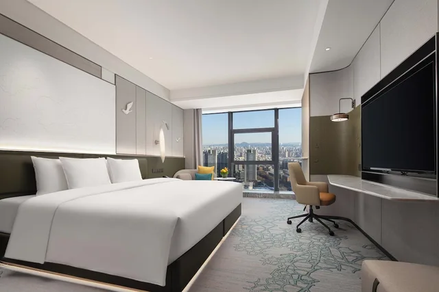 Crowne Plaza Jinan Runhua Hotel by IHG، جينان 13/50