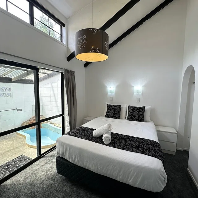 Family, 1 Queen and 3 Single Beds, Hydromassage، Asure Chelmswood Motel Taupo 3/9