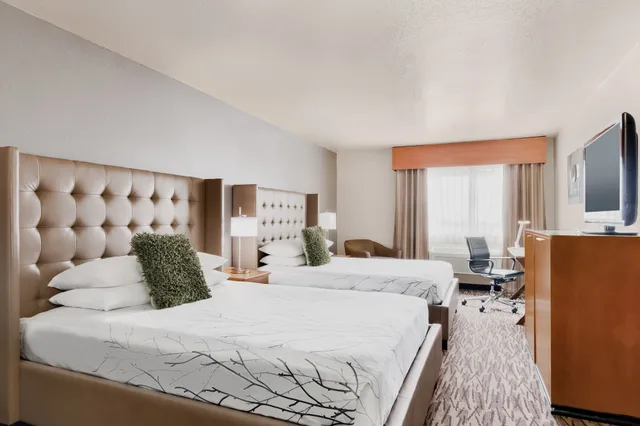 Standard, 2 Queen Beds, Best Western Plus Peppertree Airport Inn 2/9