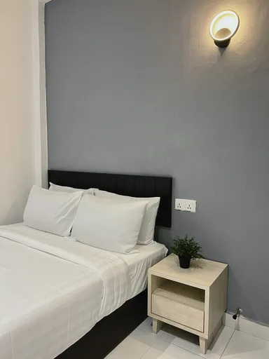 غرفة قياسية بسرير مزدوج، Quee Hotel 2/4