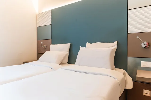 غرفة بسريرين منفصلين، B&B Hotel Lausanne Crissier 2/4