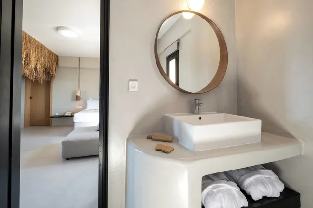 Horizon, Superior, Suite, Double Bed, Sofa, Ifestau.4 8/10