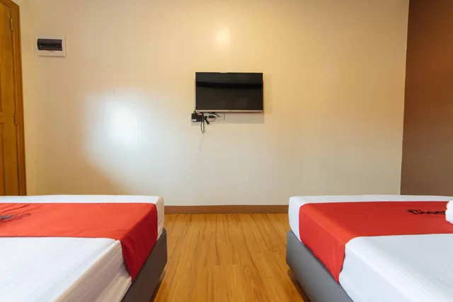 غرفة ديلوكس بسرير مزدوج، RedDoorz Plus @ Starhomes Olivianville 7/10