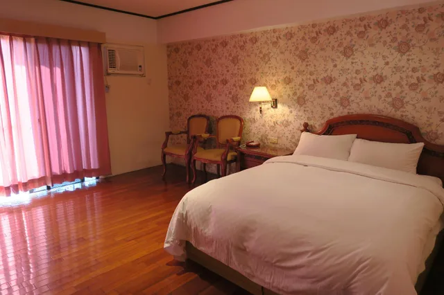 غرفة بسرير مزدوج، Champagne Hotel 1/2
