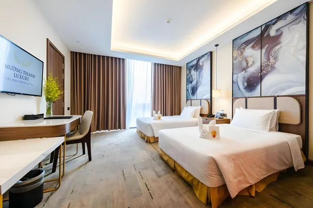 غرفة ديلوكس بسرير مزدوج بإطلالة على المدينة، Muong Thanh Luxury Ha Long Center 2/3