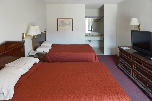 غرفة بسريرين كوين، Hotel Altus N Main St 3/4