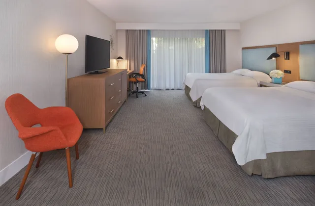 غرفة قياسية بسريرين كوين لذوي الإعاقة، The Anaheim Hotel 2/3