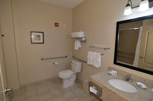 غرفة بسريرين كوين لذوي الإعاقة، Best Western Franklin Town Center Hotel & Suites 3/5