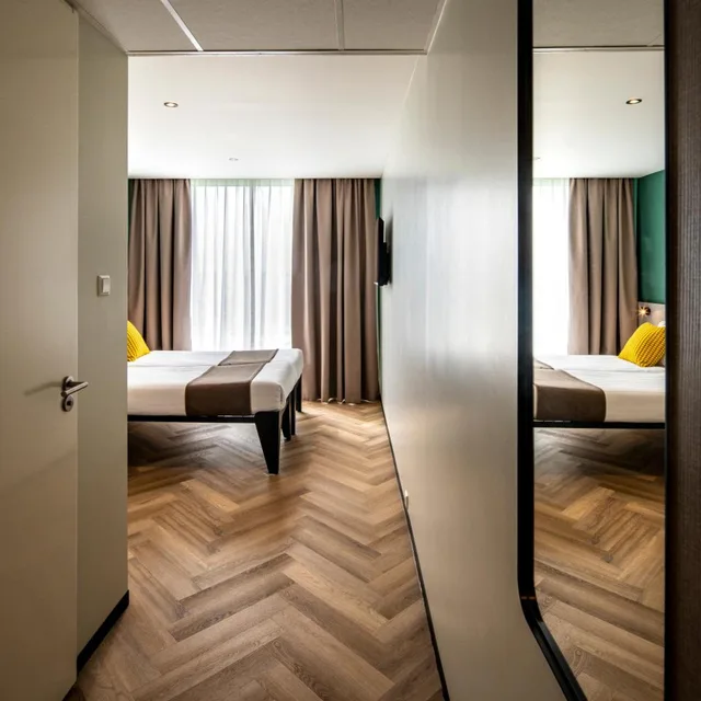غرفة كبيرة بسريرين منفصلين، Hotel Fogo Amsterdam 4/8