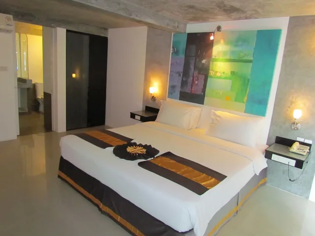 استوديو ديلوكس بسرير كينج بإطلالة على البحر، The Front Hotel And Apartment 1/3
