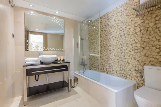 غرفة ثلاثية مفردة، Hotel Suizo 9/9
