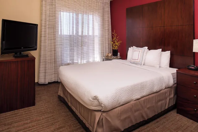 Suite, Accessible, Residence Inn Albuquerque Airport 2/3