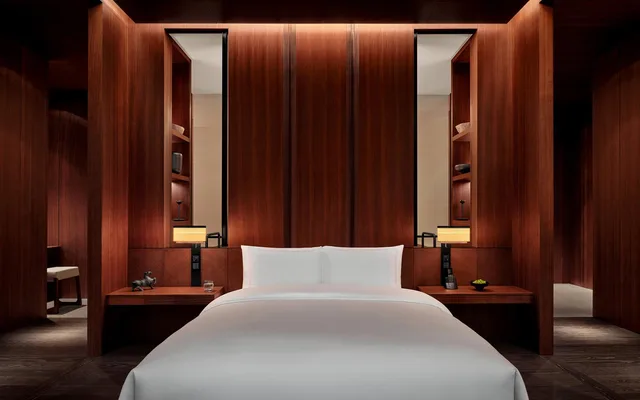 Garden Suite, Queen Bed، Lohkah Hotel And Spa 1/1