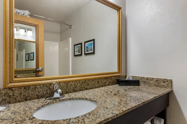 Standard, 2 Queen Beds, Comfort Inn and Suites Lees Summit Kansas City 3/7