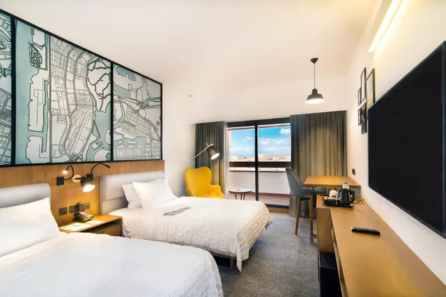Deluxe, Twin Beds, Resort View، Le Meridien Abu Dhabi 1/9