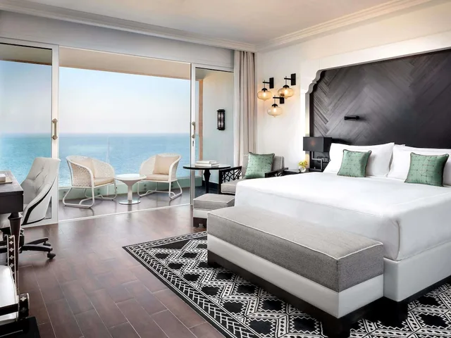 جناح بسريرين مزدوجين بغرفتي نوم، Fairmont Fujairah Beach Resort 2/6