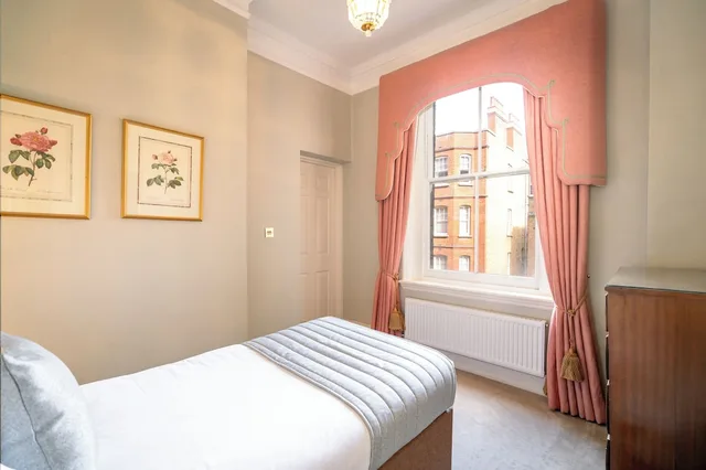 Highgrove, Suite, 2 King Beds, 1 Double and 1 Single Bed، No 1 The Mansions By Mansley 6/10