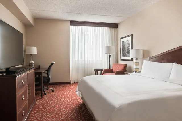 غرفة بسرير كينج، Chicago Marriott Northwest 2/10