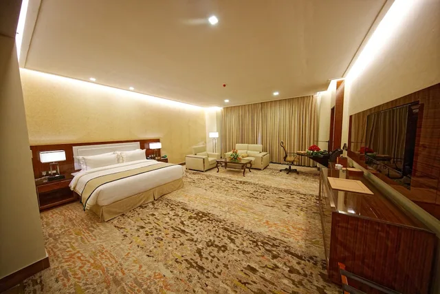 Swiss Select, Executive, King Bed، Royal Swiss Lahore 1/1
