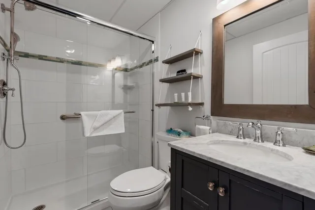 Room, Queen and Twin Beds, Port Side، Nonantum Resort 5/7