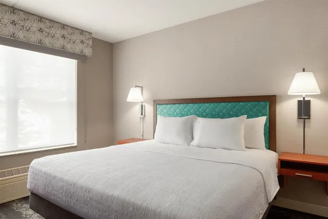 جناح تنفيذي بسرير كينج مع أريكة، Hampton Inn Deadwood At Tin Lizzie Gaming Resort Sd 6/10
