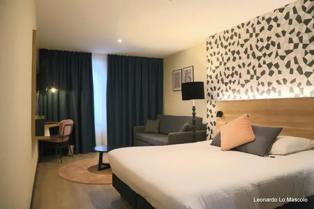 Superior, Triple, Univers Hotel 1/10