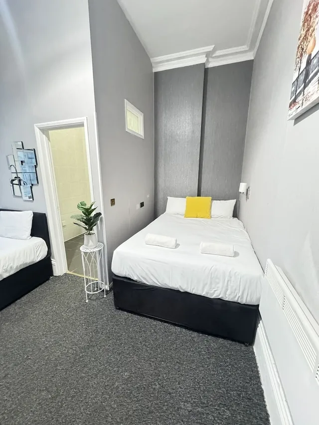 غرفة قياسية ثلاثية بسرير مزدوج وسرير فردي، OYO Marine Parade Hotel Eastbourne Pier 10/10