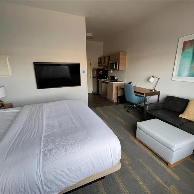 Studio 1 King Non-Private Sofa، Towneplace Suites By Marriott 2/6