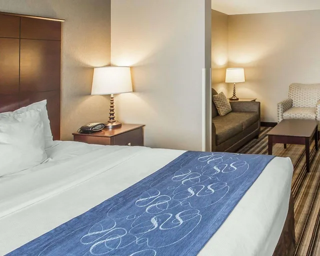 جناح بسرير كينج لذوي الإعاقة، Comfort Suites Hudson I-94 Hudson WI 1/6