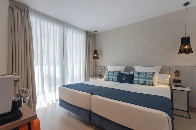غرفة بريميوم بسريرين منفصلين بشرفة، Hotel Lima - Adults Recommended 5/10