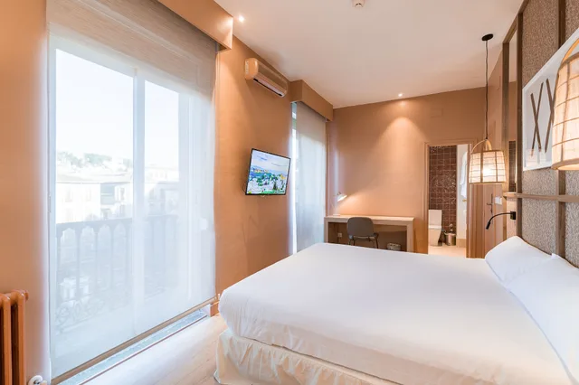 غرفة بريميوم بسرير مزدوج، U-Sense Granada Centro 1/5