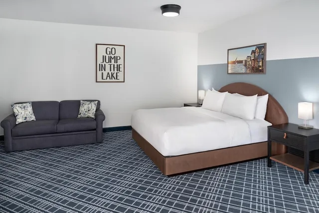 جناح بسرير كينج بحوض استحمام، Hotel Canandaigua, Tapestry Collection by Hilton 4/7