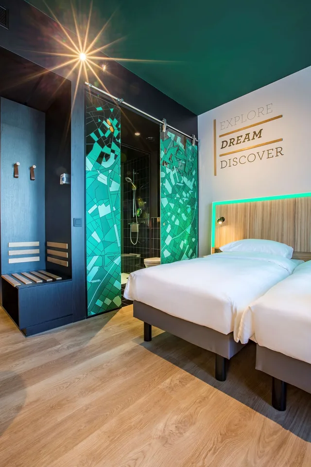 غرفة قياسية بسرير كوين، Park Inn By Radisson Brussels Airport 2/3