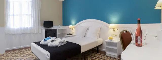 غرفة داخلية بسريرين منفصلين، Balneari Vichy Catalan 4/8