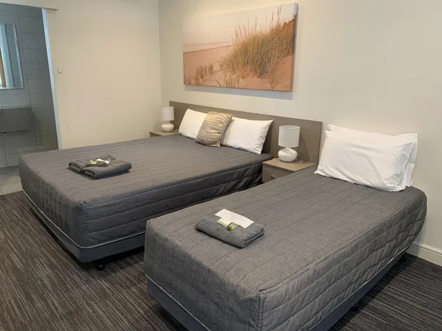 غرفة بسرير كوين وسرير فردي، Robetown Motor Inn And Apartments 4/5