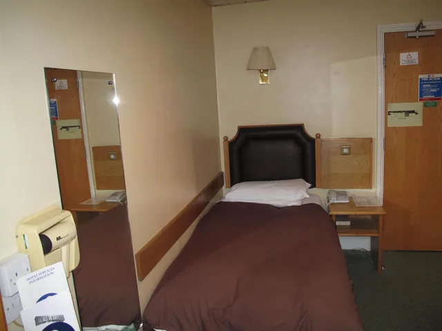 غرفة قياسية مفردة، Cardiff Sandringham Hotel 1/7