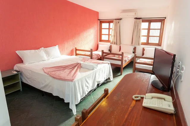 Family, 1 Double and 3 Single Beds، Pousada Ceu de Estrelas 3/7