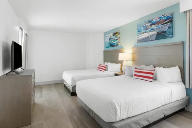 1 Bedroom, Pinnacle, End, Deluxe, Suite, 2 Double Beds, Ocean Front, Sofa، Compass Cove Resort 2/7
