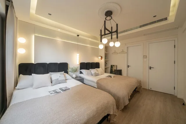 2 Bedrooms, Senior, Apartment, 1 Queen and 2 Double Beds, Bathtub, Book and Bed-People's Square 1/10