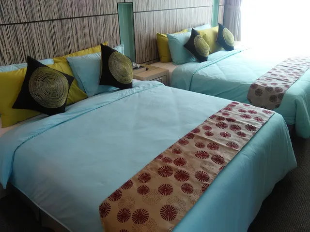 Super, Suite, King and Queen Bed, Grand Medallion Hotel 2/3